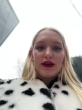 Snapshot of Milkyy_wway chatting on January 30, 7:39 am Milkyy wway online show from January 30, 7:39 am