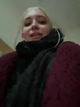 Snapshot of Milkyy_wway chatting on February 23, 2:04 pm Milkyy wway online show from February 23, 2:04 pm