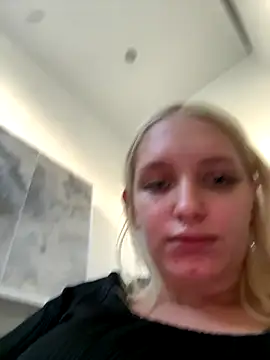 Snapshot of Milkyy_wway chatting on September 30, 7:35 am Milkyy wway online show from September 30, 7:35 am