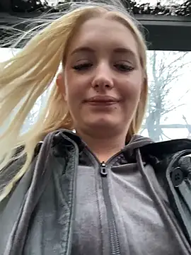 Snapshot of Milkyy_wway chatting on November 5, 6:24 am Milkyy wway online show from November 5, 6:24 am