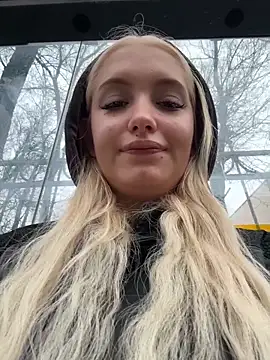 Snapshot of Milkyy_wway chatting on November 10, 6:34 am Milkyy wway online show from November 10, 6:34 am