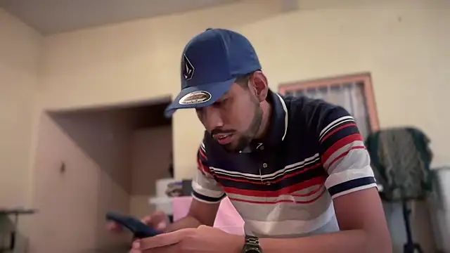 Snapshot of EnriquePersian197 chatting on January 21, 7:28 pm EnriquePersian197 online show from January 21, 7:28 pm