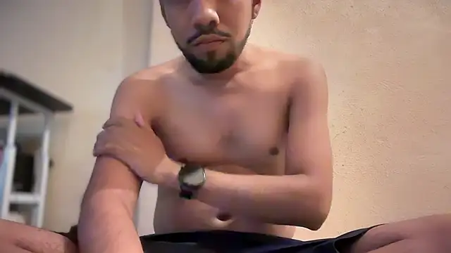 Snapshot of EnriquePersian197 chatting on January 24, 6:35 pm EnriquePersian197 online show from January 24, 6:35 pm