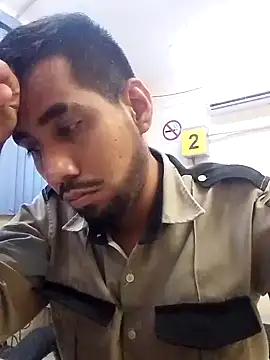 Snapshot of EnriquePersian197 chatting on January 25, 1:54 am EnriquePersian197 online show from January 25, 1:54 am