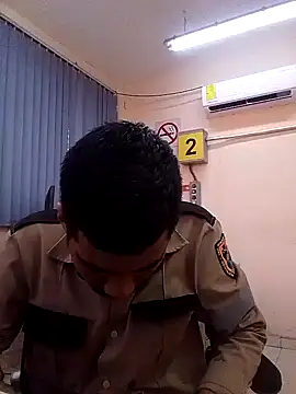 Snapshot of EnriquePersian197 chatting on January 27, 10:27 pm EnriquePersian197 online show from January 27, 10:27 pm