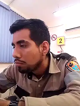 Snapshot of EnriquePersian197 chatting on February 10, 9:25 pm EnriquePersian197 online show from February 10, 9:25 pm