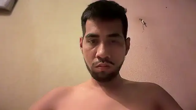 Snapshot of EnriquePersian197 chatting on February 23, 1:57 am EnriquePersian197 online show from February 23, 1:57 am