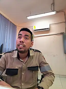 Snapshot of EnriquePersian197 chatting on March 10, 6:56 pm EnriquePersian197 online show from March 10, 6:56 pm