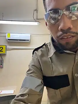 Snapshot of EnriquePersian197 chatting on September 23, 1:30 am EnriquePersian197 online show from September 23, 1:30 am