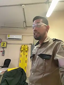 Snapshot of EnriquePersian197 chatting on October 17, 12:25 am EnriquePersian197 online show from October 17, 12:25 am