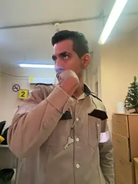 Snapshot of EnriquePersian197 chatting on December 1, 11:21 pm EnriquePersian197 online show from December 1, 11:21 pm