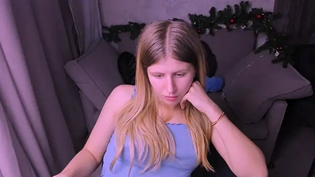 Snapshot of kirraa_ chatting on December 16, 1:31 am kirraa online show from December 16, 1:31 am