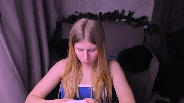 Snapshot of kirraa_ chatting on December 19, 1:18 am kirraa online show from December 19, 1:18 am