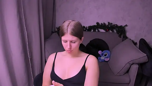 Snapshot of kirraa_ chatting on January 3, 9:47 pm kirraa online show from January 3, 9:47 pm