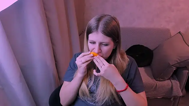 Snapshot of kirraa_ chatting on January 22, 7:24 pm kirraa online show from January 22, 7:24 pm