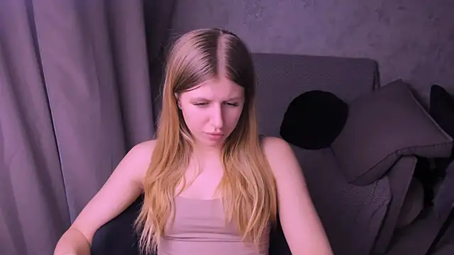 Snapshot of kirraa_ chatting on February 6, 10:21 pm kirraa online show from February 6, 10:21 pm