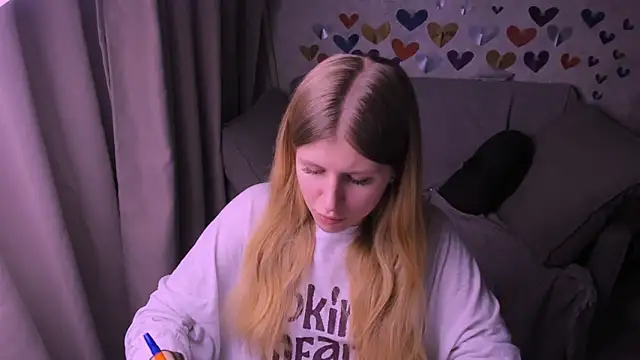 Snapshot of kirraa_ chatting on February 16, 1:47 am kirraa online show from February 16, 1:47 am