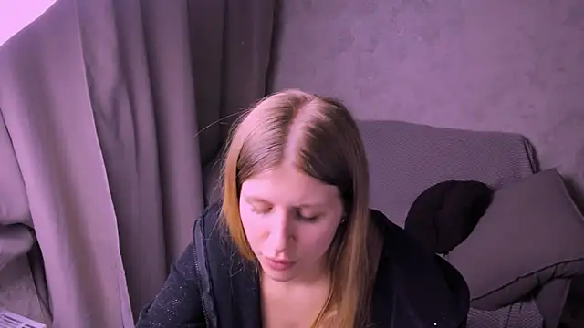 Snapshot of kirraa_ chatting on February 26, 7:49 pm kirraa online show from February 26, 7:49 pm