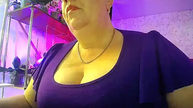 Sweet Woman online show from April 25, 1:41 pm