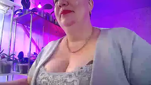  Sweet Woman online show from June 20, 7:55 am