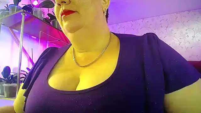  Sweet Woman online show from June 28, 6:52 am
