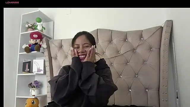 Snapshot of Sweet_Orianaa chatting on June 21, 2:30 pm Sweet Orianaa online show from June 21, 2:30 pm