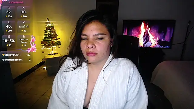 Snapshot of goddess_valXX chatting on December 5, 10:55 am goddess valXX online show from December 5, 10:55 am