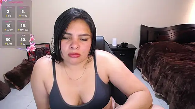 Snapshot of goddess_valXX chatting on March 14, 6:50 pm goddess valXX online show from March 14, 6:50 pm