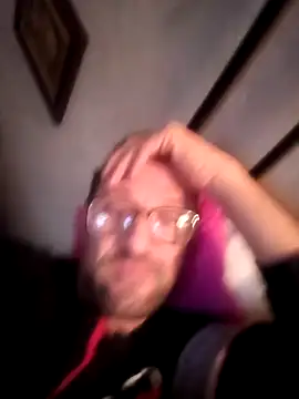 Snapshot of Porco81cazzo chatting on December 16, 8:03 pm Porco81cazzo online show from December 16, 8:03 pm