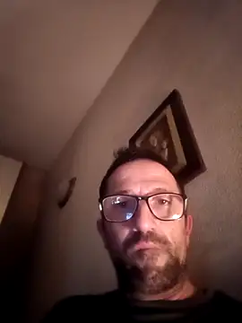 Snapshot of Porco81cazzo chatting on December 19, 11:12 pm Porco81cazzo online show from December 19, 11:12 pm