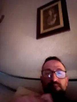 Snapshot of Porco81cazzo chatting on December 21, 11:56 pm Porco81cazzo online show from December 21, 11:56 pm