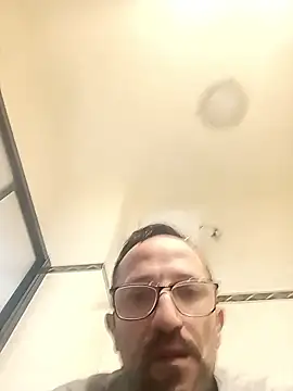 Snapshot of Porco81cazzo chatting on January 11, 9:47 am Porco81cazzo online show from January 11, 9:47 am