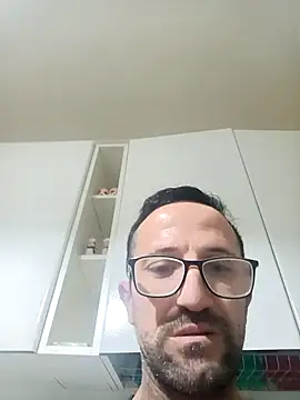 Snapshot of Porco81cazzo chatting on January 11, 11:32 pm Porco81cazzo online show from January 11, 11:32 pm