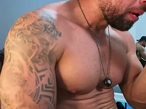 Snapshot of OwenMaximus814 chatting on June 13, 6:39 pm OwenMaximus814 online show from June 13, 6:39 pm