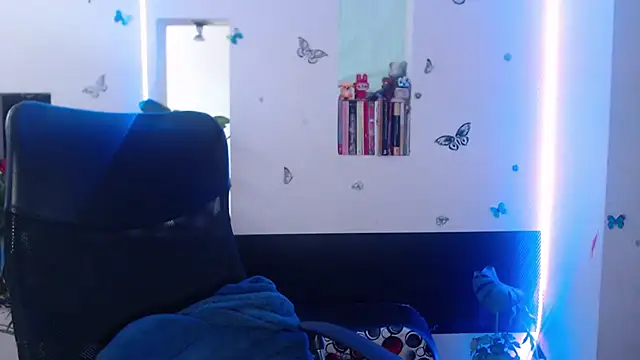 Lia-mitch online show from February 20, 1:55 pm