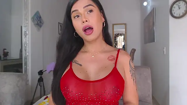 Snapshot of divinepleasury chatting on November 11, 5:57 pm divinepleasury online show from November 11, 5:57 pm