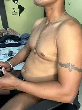 Snapshot of loveboyrp chatting on September 12, 2:33 am loveboyrp online show from September 12, 2:33 am