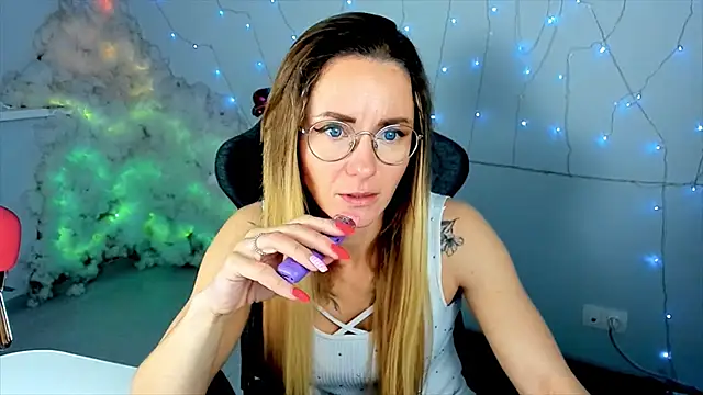 LadyIzabel online show from February 23, 8:17 am