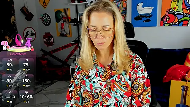LadyIzabel online show from May 11, 5:46 am