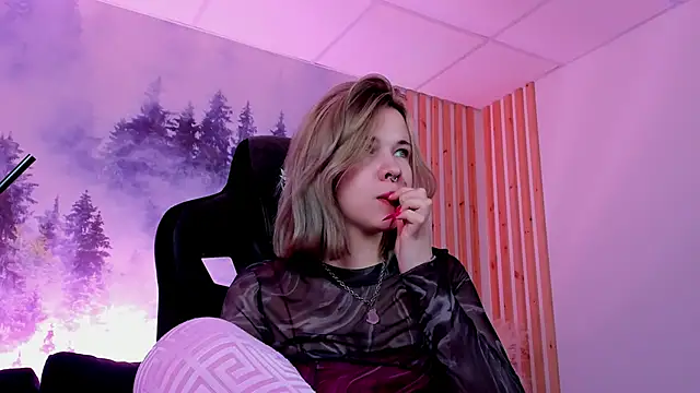 AliceSunday online show from December 15, 9:56 am