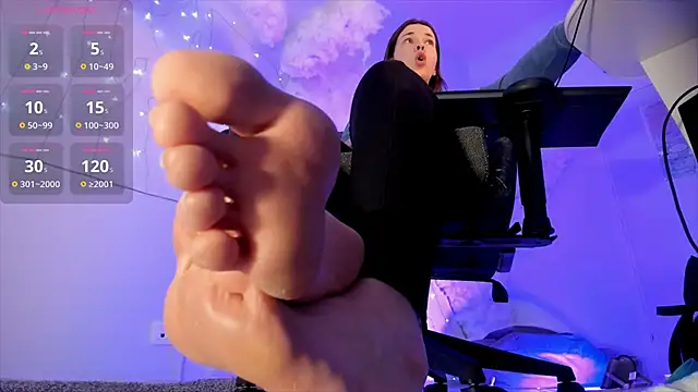 AliceSunday online show from February 8, 11:12 am