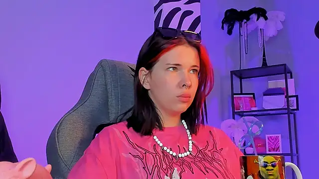 AliceSunday online show from September 25, 5:00 am