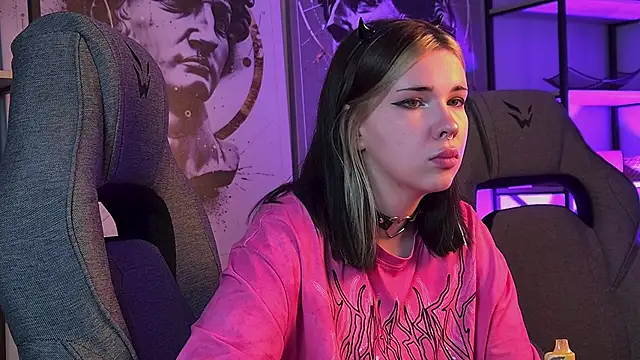 AliceSunday online show from October 31, 8:37 am