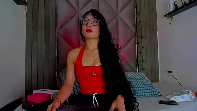 Snapshot of BriaConner_ chatting on July 7, 2:58 am BriaConner online show from July 7, 2:58 am