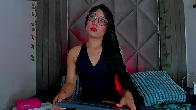 Snapshot of BriaConner_ chatting on July 17, 3:02 am BriaConner online show from July 17, 3:02 am