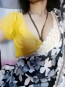 Snapshot of Bulbul_02 chatting on November 10, 4:44 am Bulbul 02 online show from November 10, 4:44 am