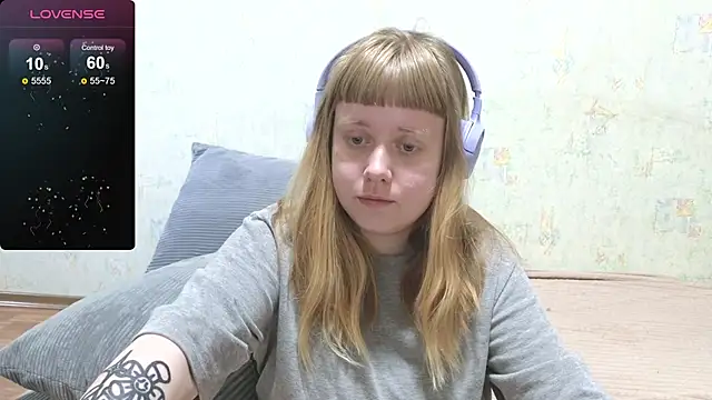 Snapshot of June_shy0 chatting on June 10, 7:07 am June shy0 online show from June 10, 7:07 am
