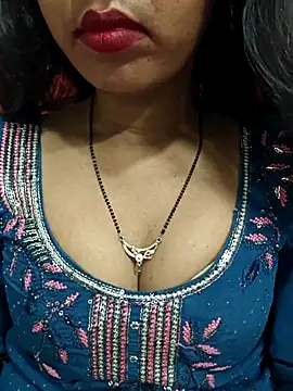 Snapshot of Sharmila-Singh chatting on August 5, 5:27 pm Sharmila-Singh online show from August 5, 5:27 pm