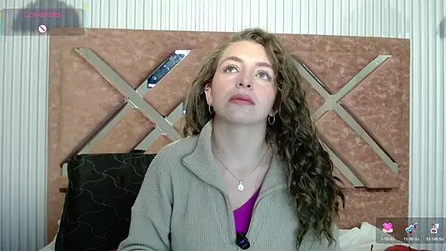  isaabellaa online show from May 7, 12:43 pm