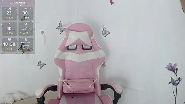 Snapshot of helen_kinett chatting on October 30, 2:18 pm helen kinett online show from October 30, 2:18 pm